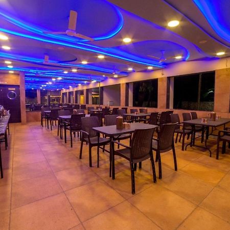Отель Amansaraa Bhide Retreat Kihim Экстерьер фото