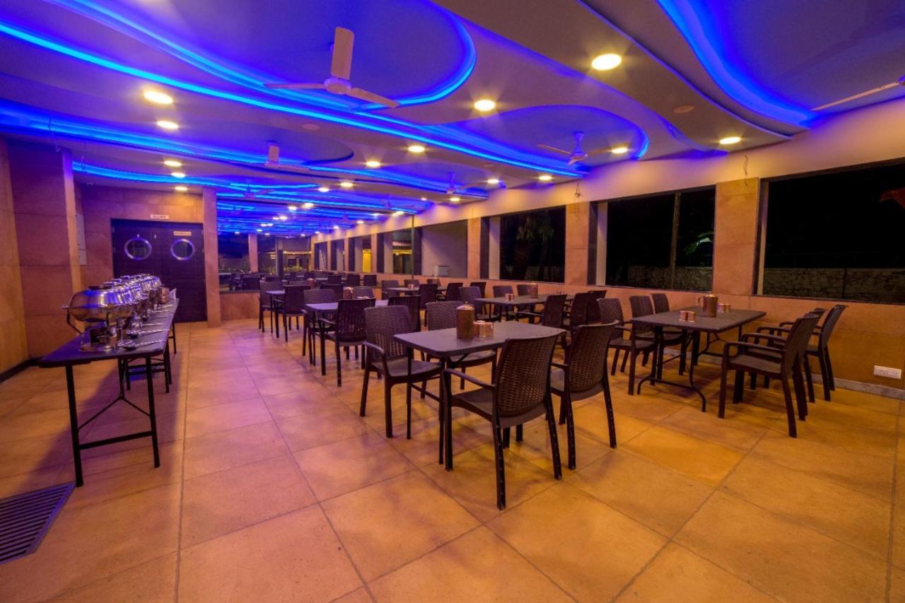 Отель Amansaraa Bhide Retreat Kihim Экстерьер фото