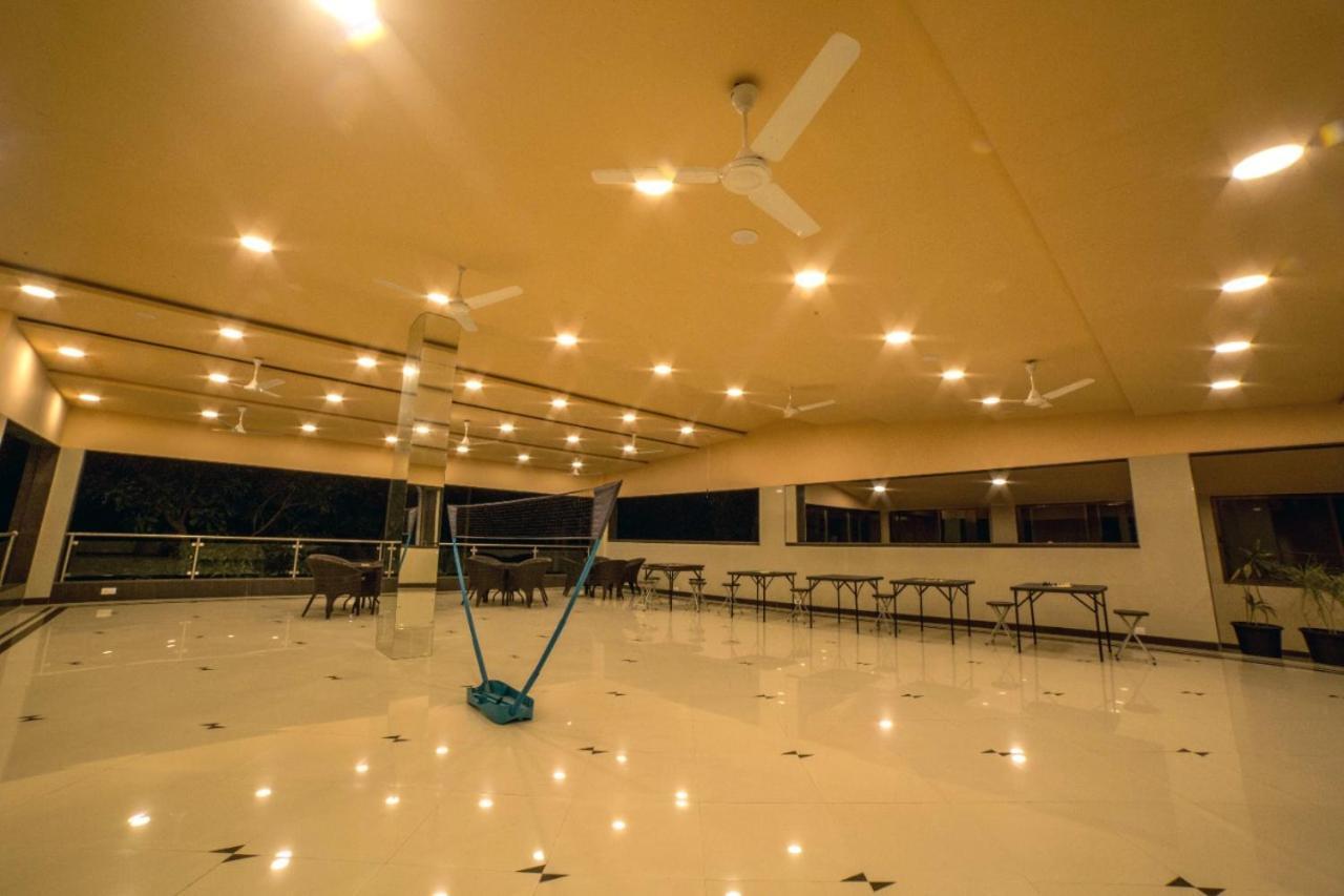 Отель Amansaraa Bhide Retreat Kihim Экстерьер фото